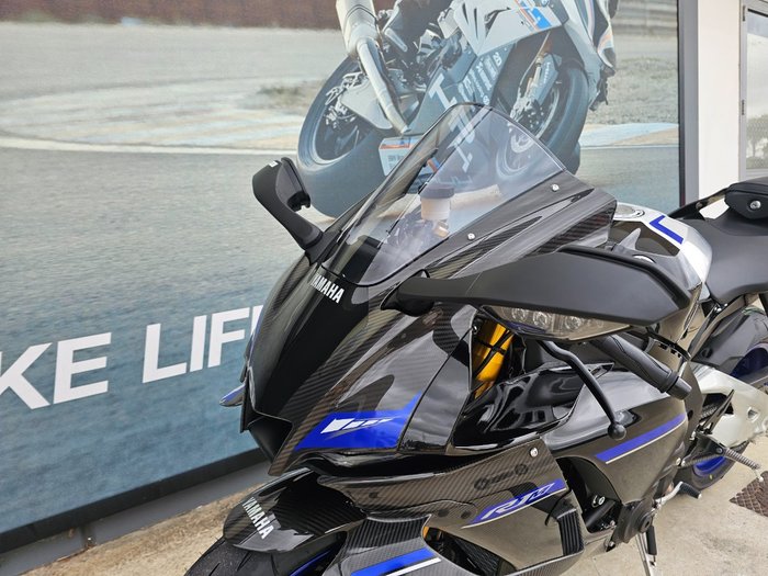 2026 Yamaha YZF-R1 M Black