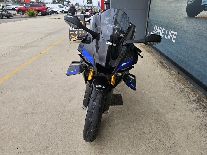 2026 Yamaha YZF-R1 M Black
