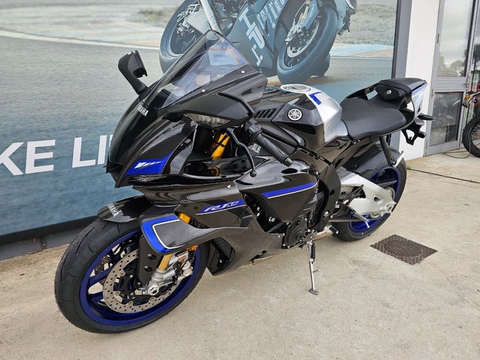 2026 Yamaha YZF-R1 M Black