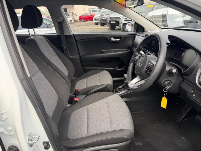 2024 KIA STONIC S