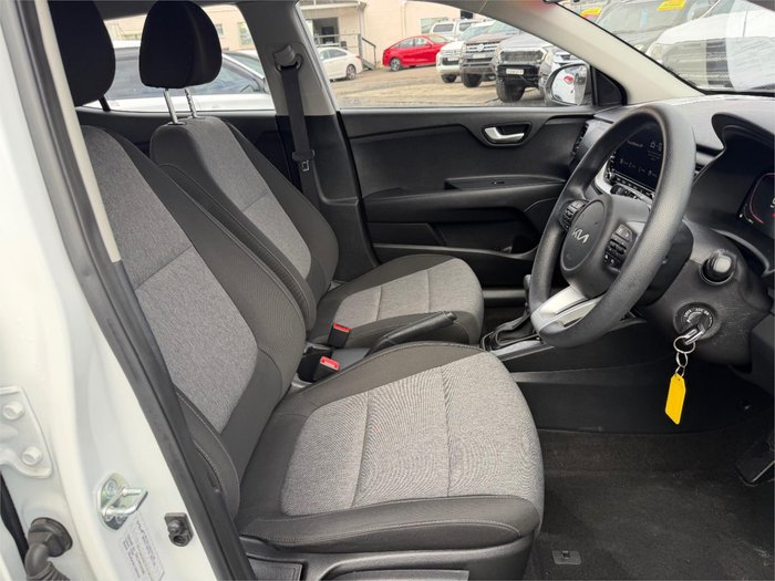 2024 KIA STONIC S