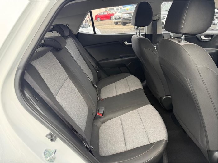 2024 KIA STONIC S