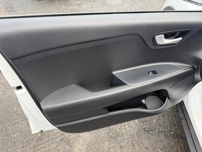 2024 KIA STONIC S