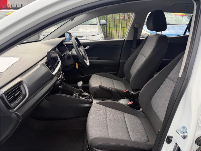 2024 KIA STONIC S