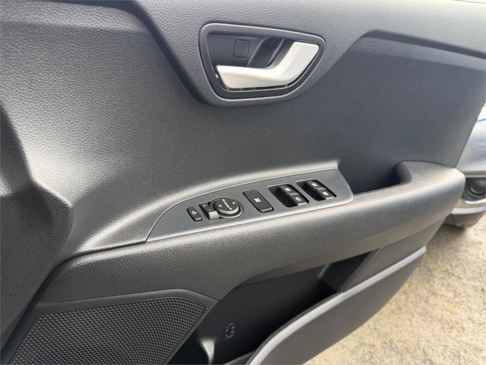 2024 KIA STONIC S