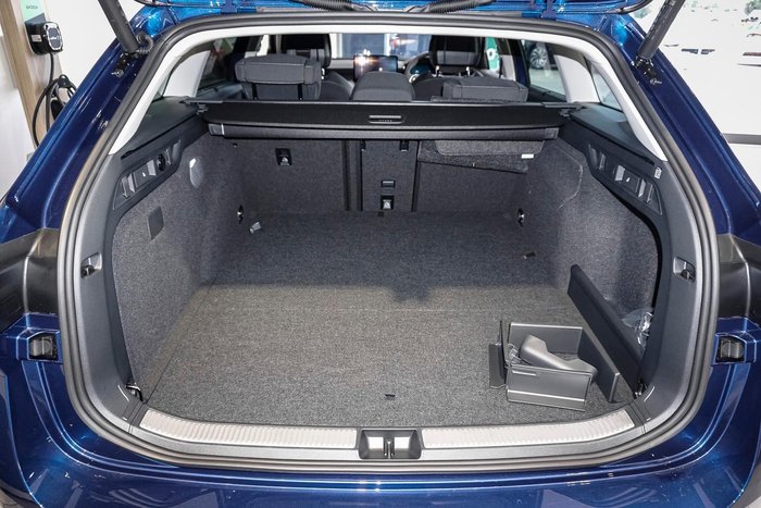 2026 SKODA Superb Select PHEV