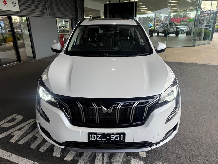 2025 Mahindra XUV700 AX7