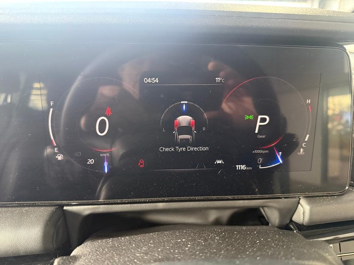2025 Mahindra XUV700 AX7