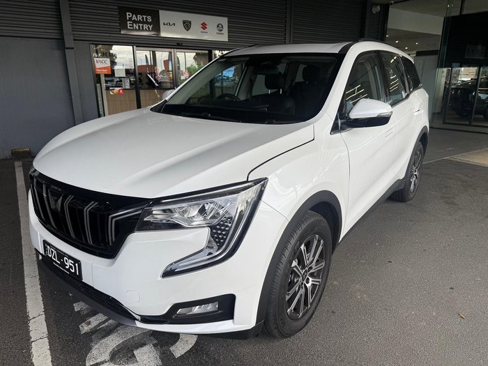2025 Mahindra XUV700