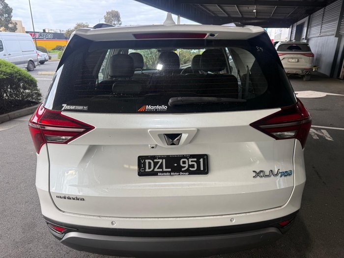 2025 Mahindra XUV700 AX7