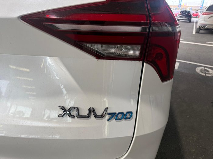 2025 Mahindra XUV700 AX7