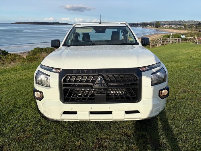 2025 Mitsubishi Triton GLX