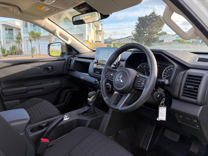 2025 Mitsubishi Triton GLX