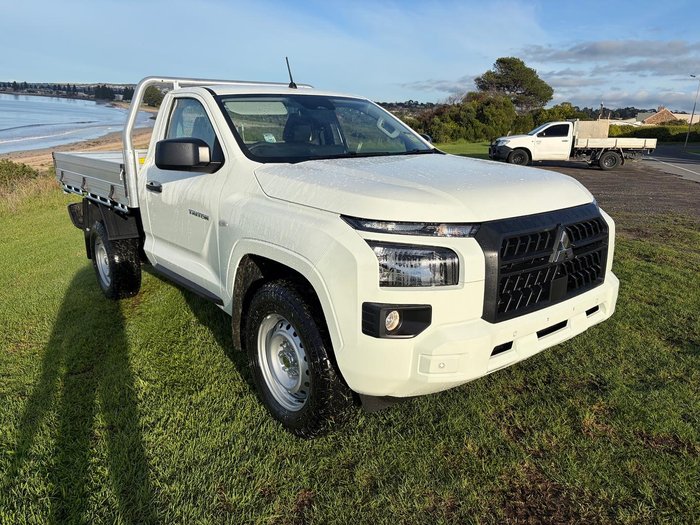 2025 Mitsubishi Triton GLX