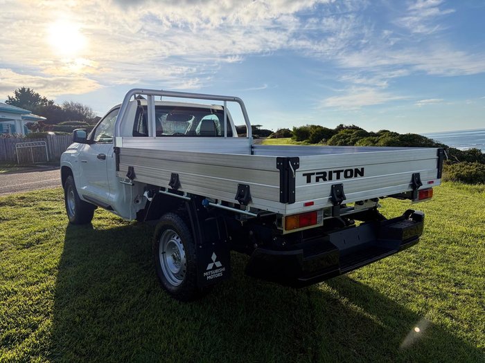 2026 Mitsubishi Triton GLX