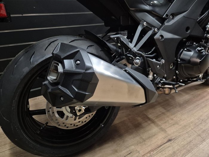 2026 Kawasaki 2026 KAWASAKI 1100CC ZR1100 Black