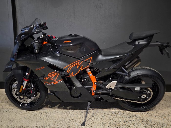 2026 Ktm 2026 Ktm 990cc 990 RC R BLACK