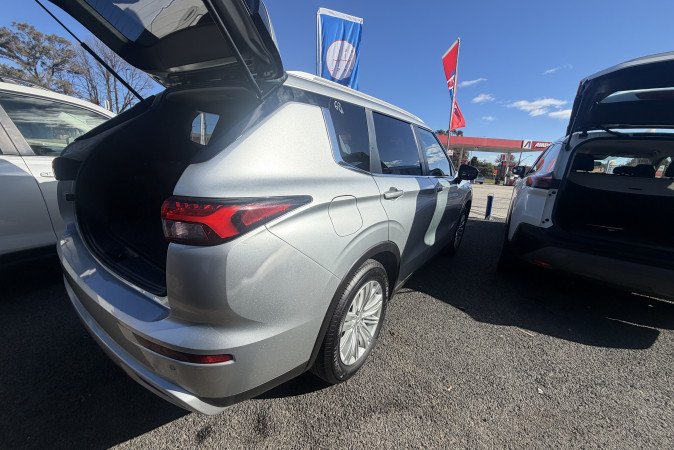 2024 MITSUBISHI OUTLANDER