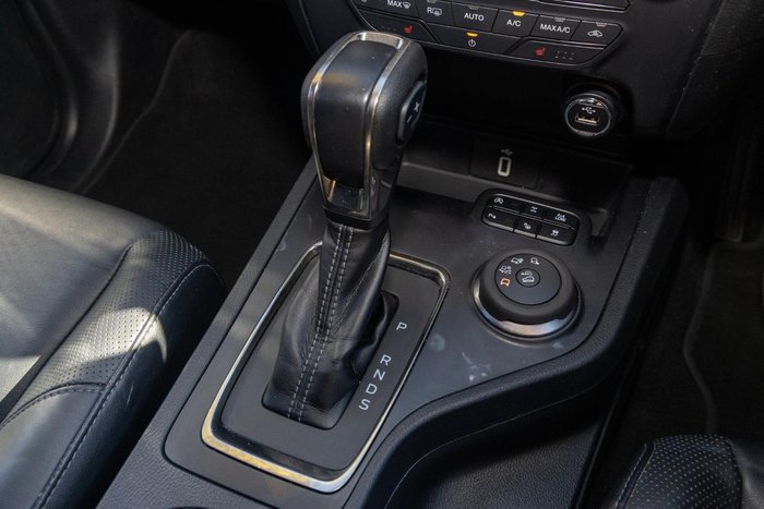 2019 Ford Everest Titanium