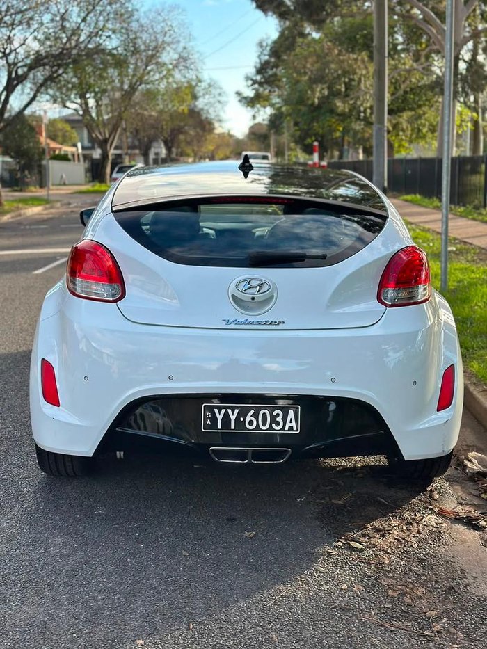 2014 Hyundai Veloster +