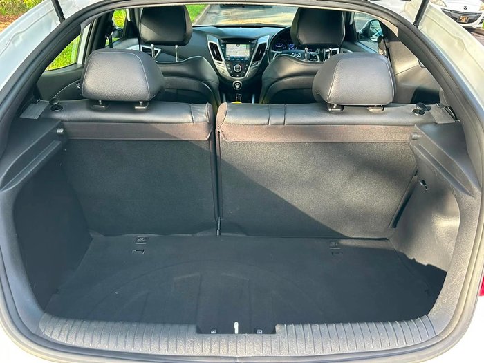 2014 Hyundai Veloster +