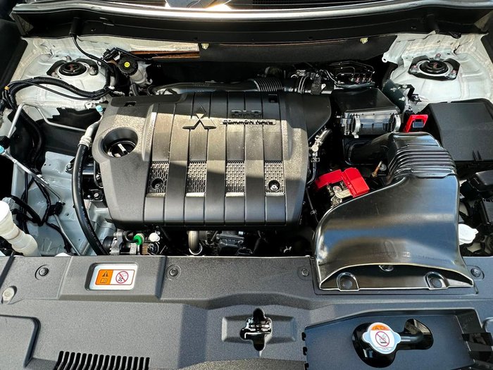 2020 Mitsubishi Outlander LS