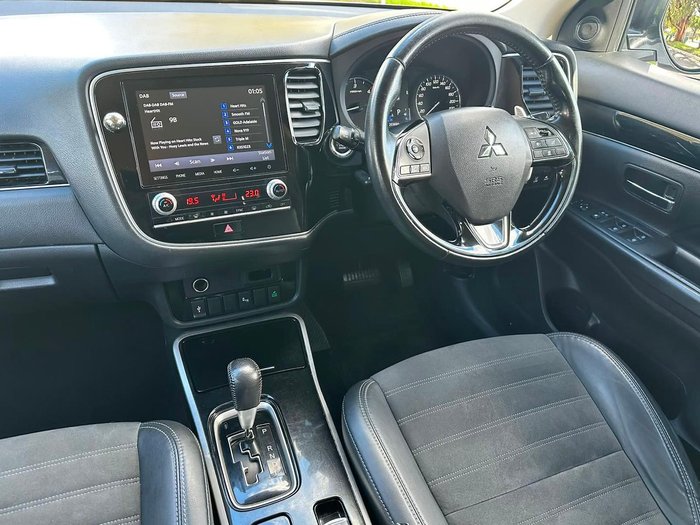 2020 Mitsubishi Outlander LS