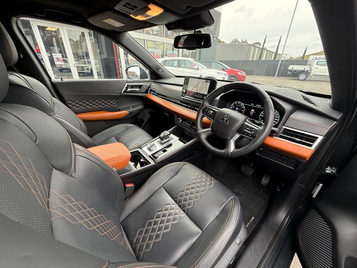 2024 Mitsubishi Outlander Exceed Tourer