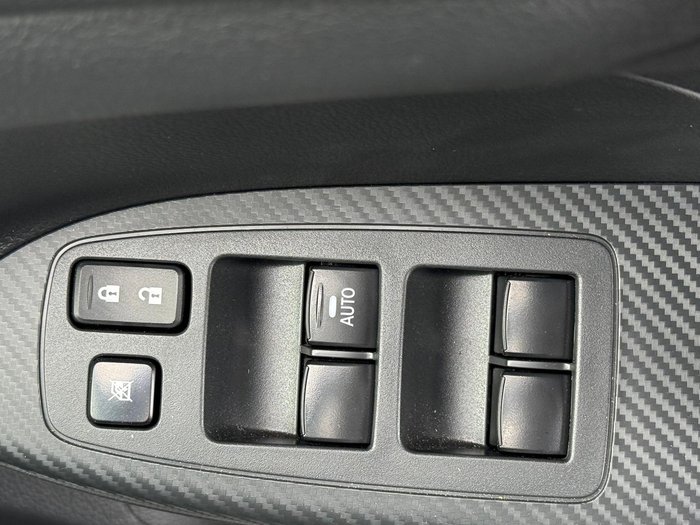2023 Mitsubishi Eclipse Cross PHEV XLS