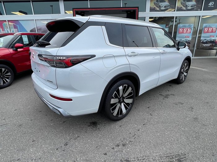 2025 Mitsubishi Outlander Exceed