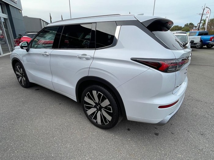 2025 Mitsubishi Outlander Exceed