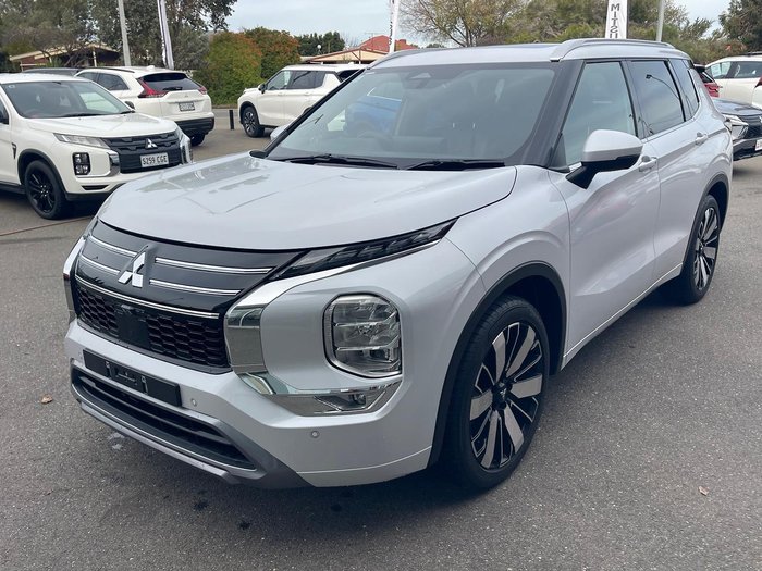 2025 Mitsubishi Outlander Exceed