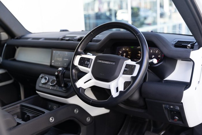 2021 Land Rover Defender 90 D300 SE