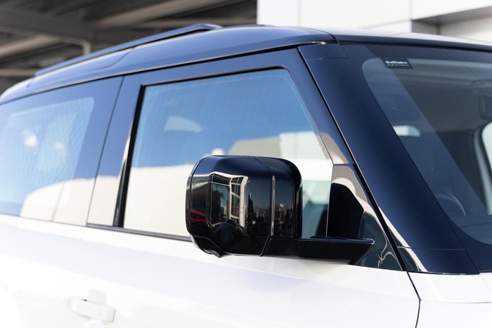 2021 Land Rover Defender 90 D300 SE