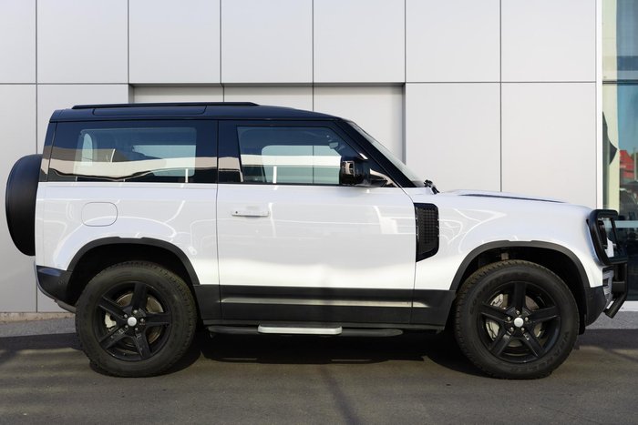 2021 Land Rover Defender 90 D300 SE
