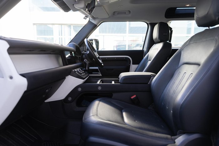 2021 Land Rover Defender 90 D300 SE