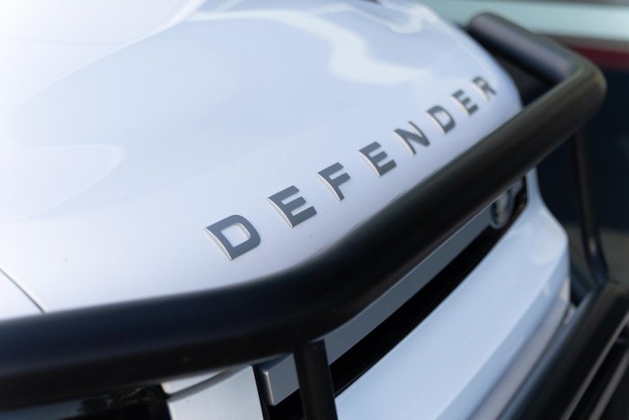 2021 Land Rover Defender 90 D300 SE