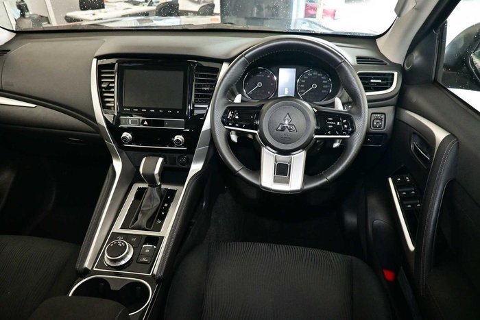 2025 Mitsubishi Pajero Sport GLX
