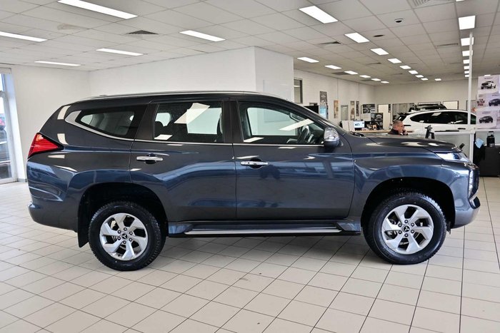 2025 Mitsubishi Pajero Sport GLX