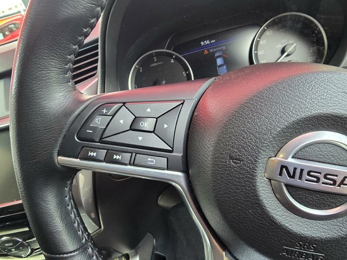 2022 Nissan Navara ST-X