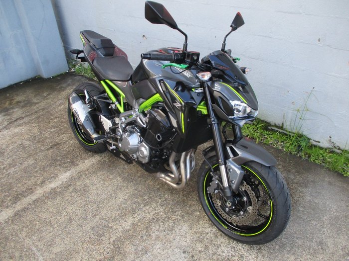 2018 Kawasaki ZR 900 BLACK