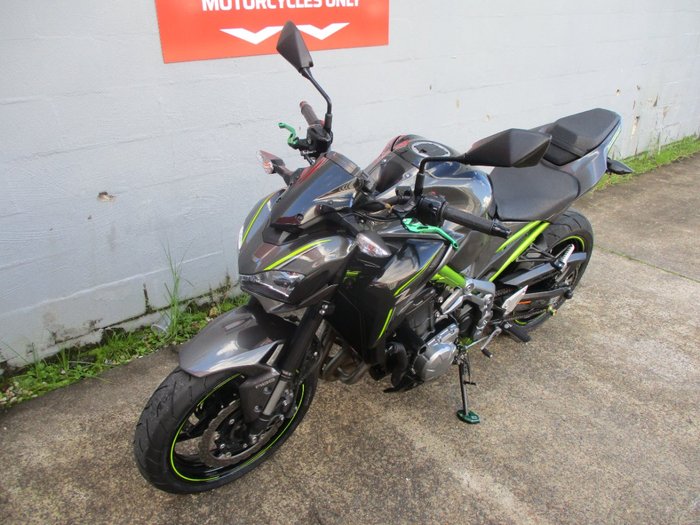 2018 Kawasaki ZR 900 BLACK