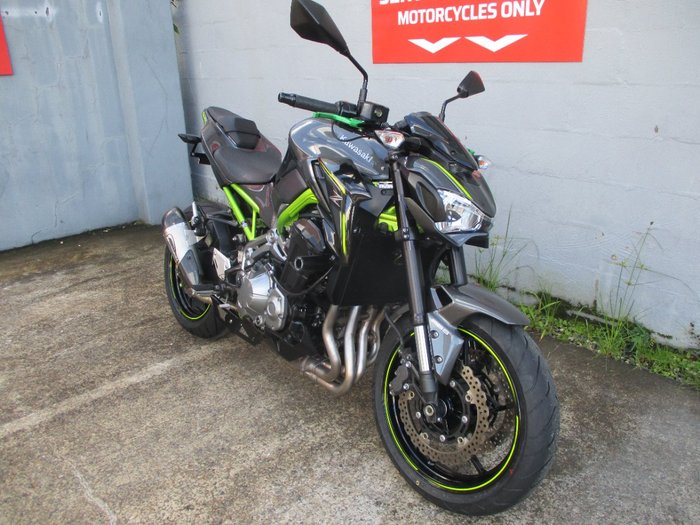 2018 Kawasaki ZR 900 BLACK