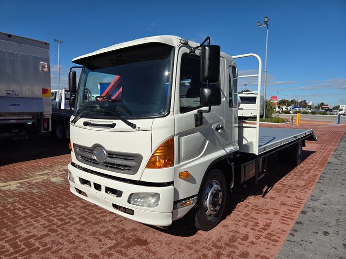 2014 Hino FE 1426-500 Series 7 Ton Beavertail