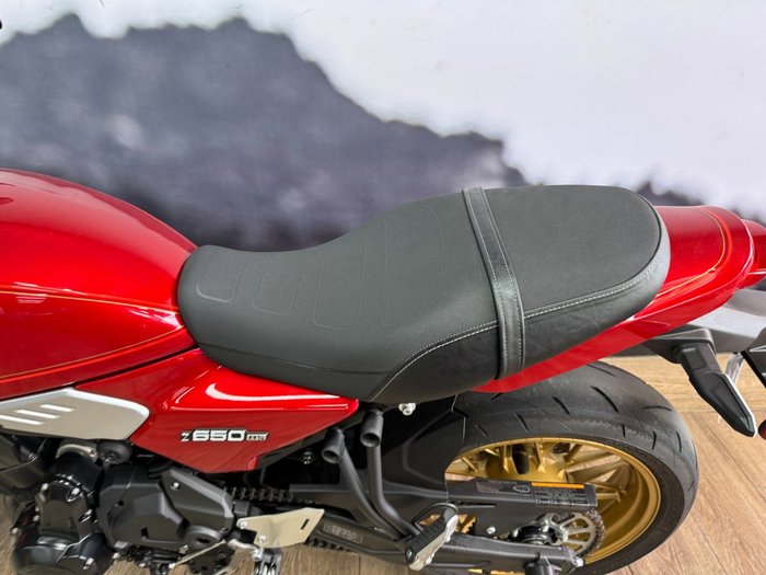 2024 Kawasaki Z650 RS RED