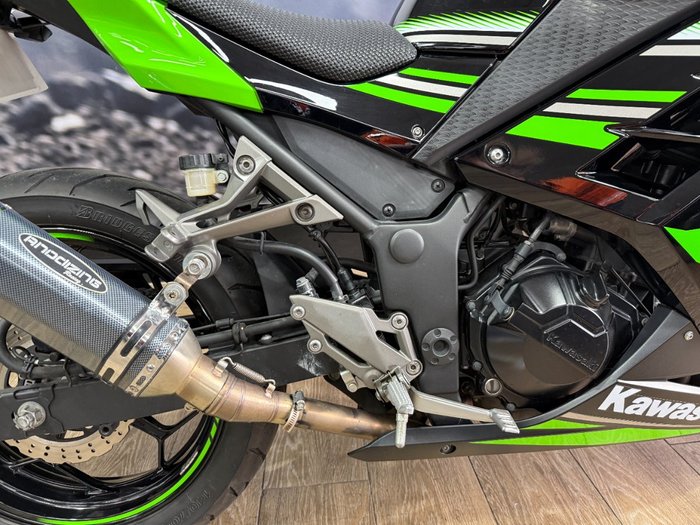 2016 Kawasaki NINJA 300 ABS GREEN