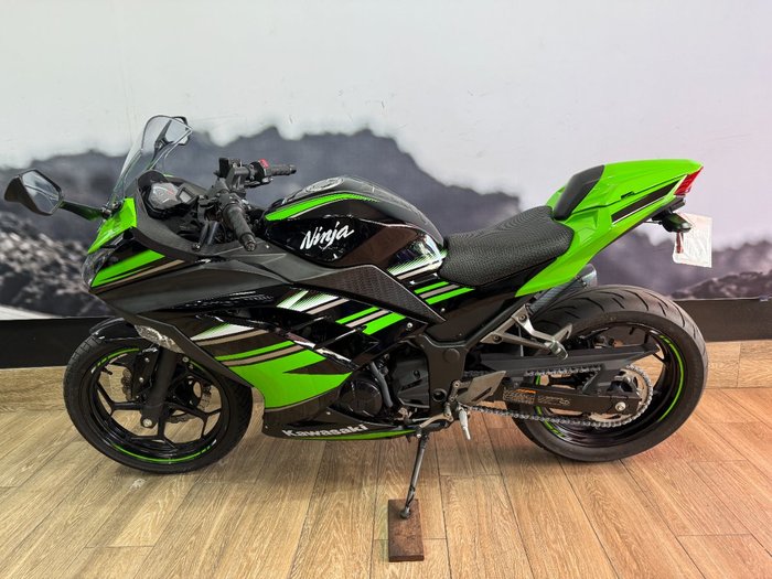 2016 Kawasaki NINJA 300 ABS GREEN