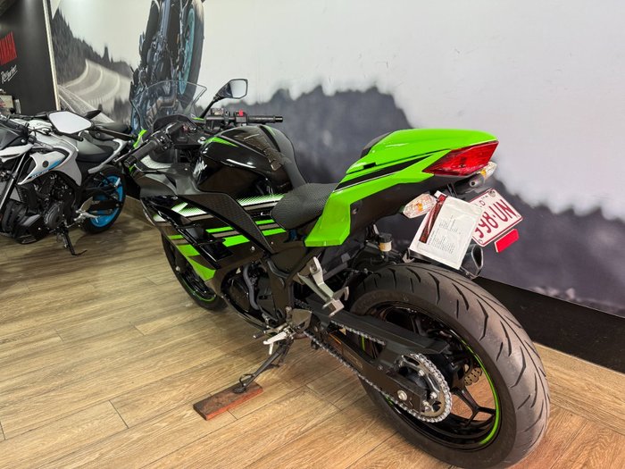 2016 Kawasaki NINJA 300 ABS GREEN