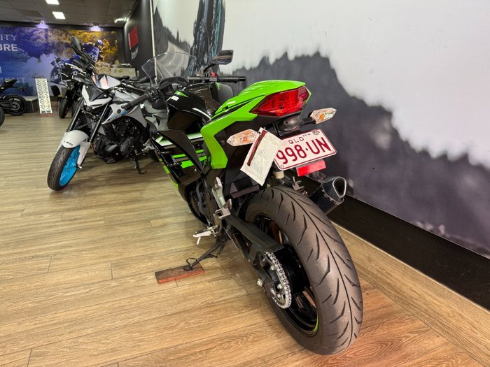 2016 Kawasaki NINJA 300 ABS GREEN