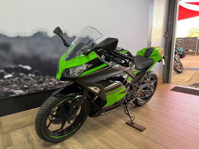 2016 Kawasaki NINJA 300 ABS GREEN